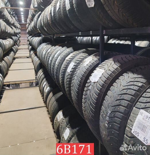 Goodyear UltraGrip Extreme 215/55 R17 94N