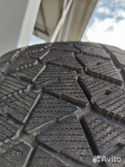 Шины Bridgestone Blizzak 275/55 R20
