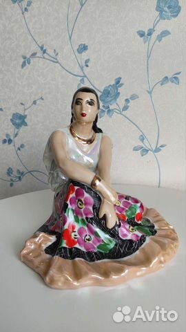Статуэтка фарфор Цыганка Земфира