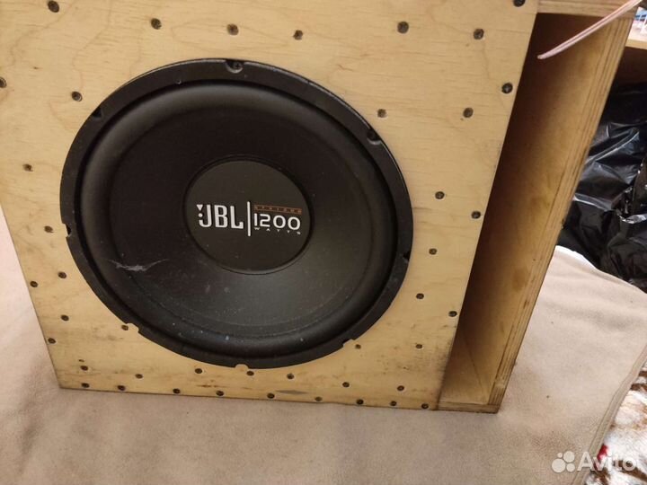 Сабвуфер JBL 1200 с коробом