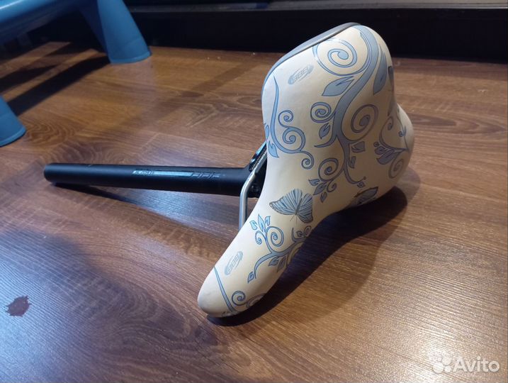 Подседельный штырь с седлом