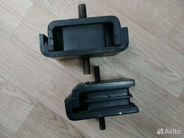 Подушка двигателя 4hk1 4641027