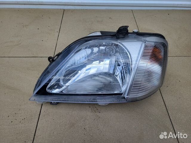 Фара передняя левая Renault Logan