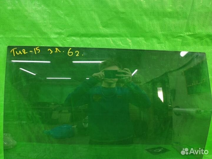 Стекло двери лев. зад. Volkswagen Touareg