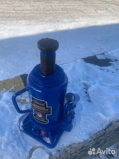 Домкрат гидравлический бутылочный новый 20 тонн