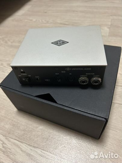 Звуковая карта universal audio volt 1