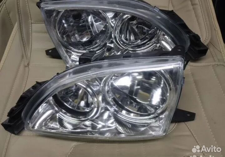 Фара на toyota avensis T220