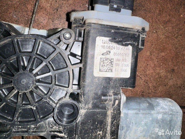 Стеклоподъёмник передний левый Renault Kaptur 1