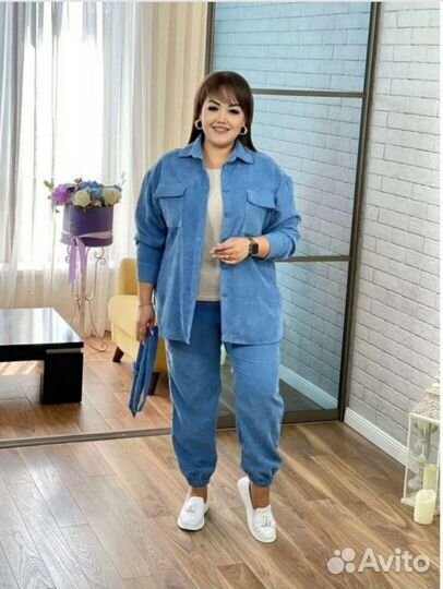 Костюм женский новый вельветовый 52 размера