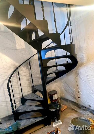 Поворотная лестница