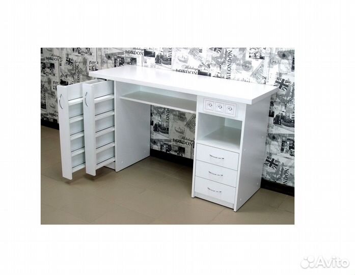 Маникюрный стол с розетками №14