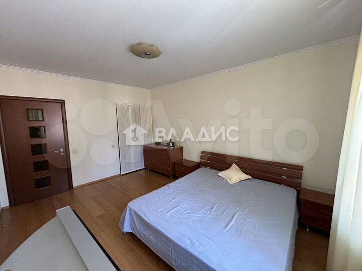 3-к. квартира, 100 м², 3/5 эт.