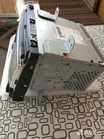 Переходная рамка и штатная магнитола Хендай H1