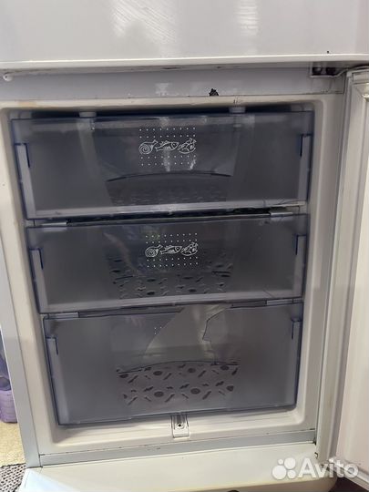 Холодильник бирюса