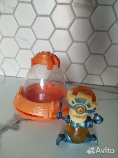 Exogini пришелец с летающей тарелкой