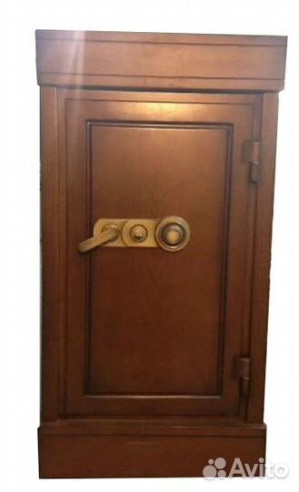 Сейф в дереве для документов и денег 