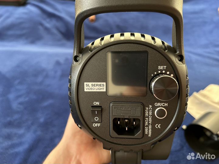 Осветитель Godox SL60W студийный