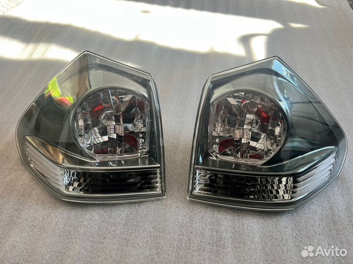 Фонарь задний Lexus RX2