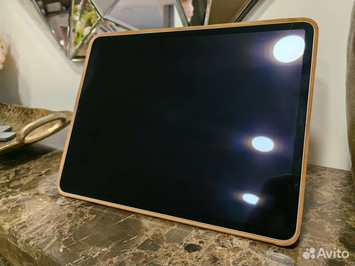 Apple iPad pro 12.9 gen 4 (128 Gb)