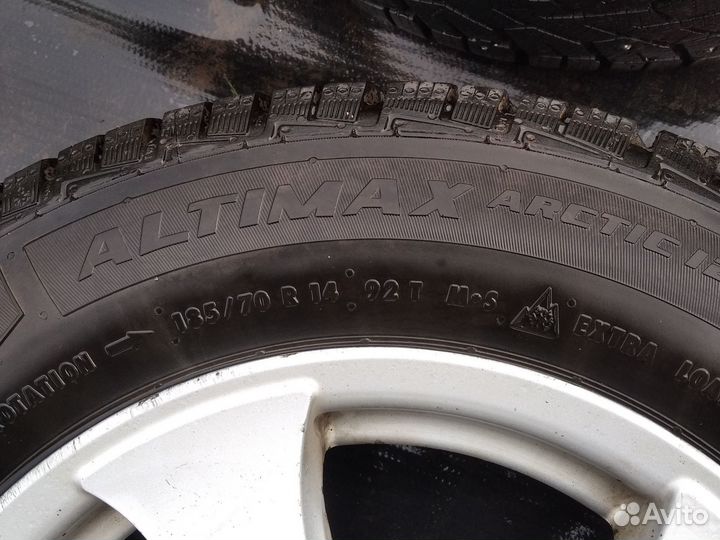 Arctic Claw Winter TXI 71/180 R14 184G