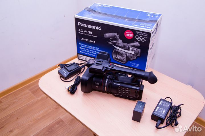 Продам видеокамеру Panasonic AG-AC90EN