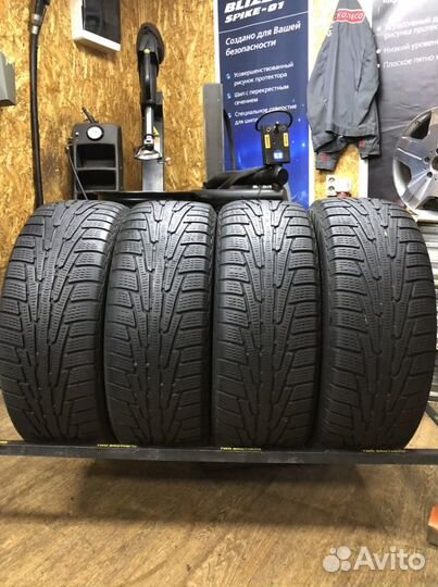 Nokian Tyres Hakkapeliitta R 235/60 R17 106R