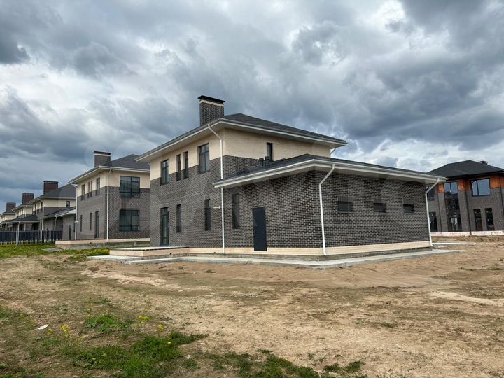 Дом 192 м² на участке 7,5 сот.