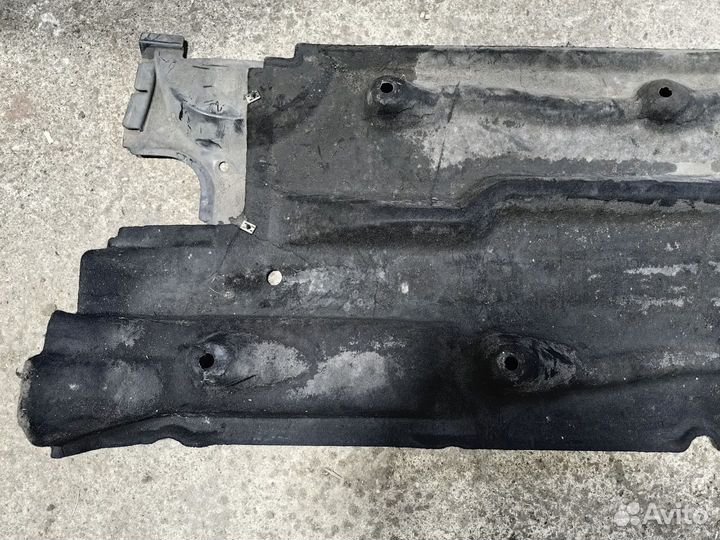 Защита днища правая Volkswagen Passat B7 2011