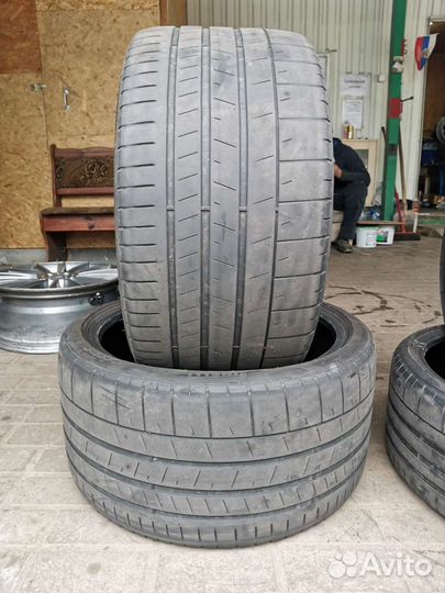Pirelli P Zero 305/30 R20