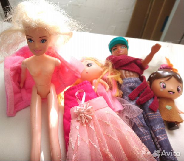 Набор маленьких кукол из 4 штук