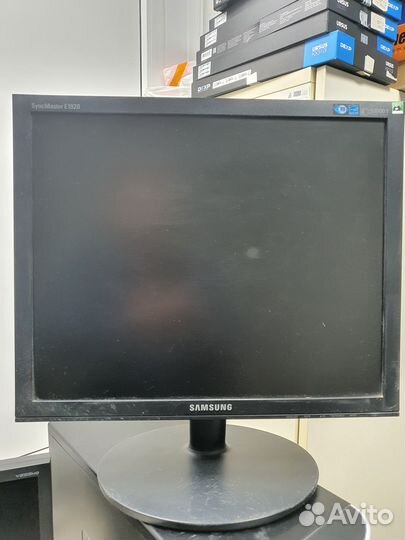 Монитор SyncMaster E1920