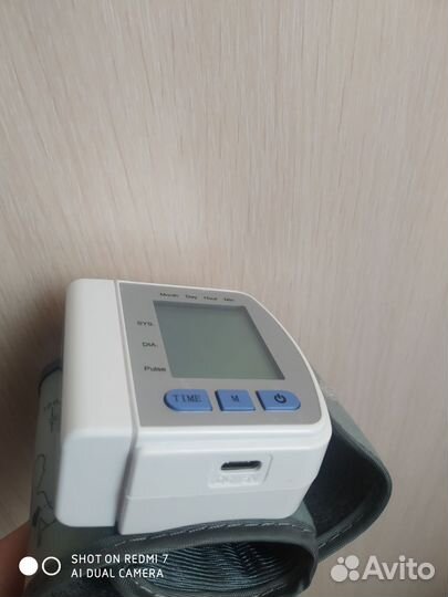 Тонометр на запястье