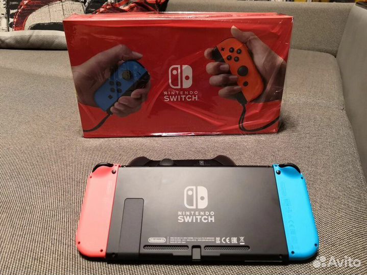 Nintendo полный комплект:карта памяти,игры внутри