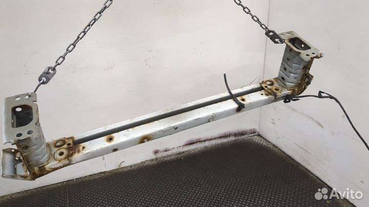 Усилитель бампера Toyota Avensis 3, 2012