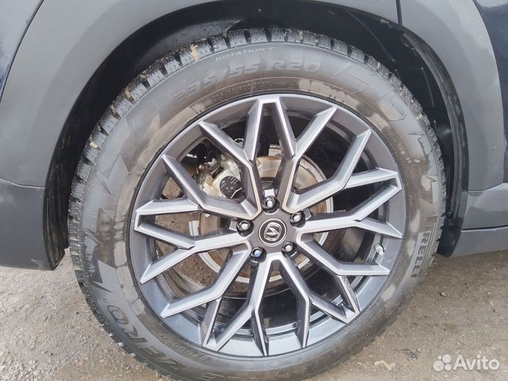 Pirelli Ice Zero 235/55 R20 105