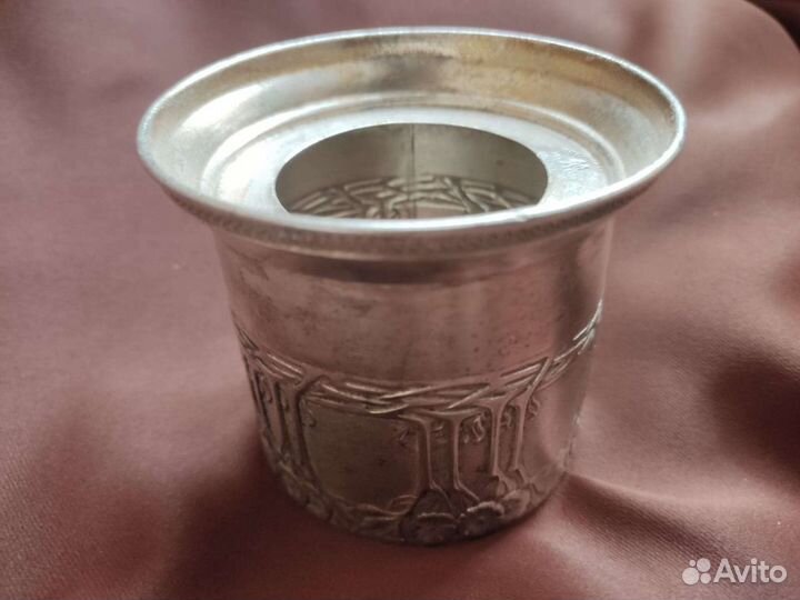 Подстаканник с цветочным рисунком