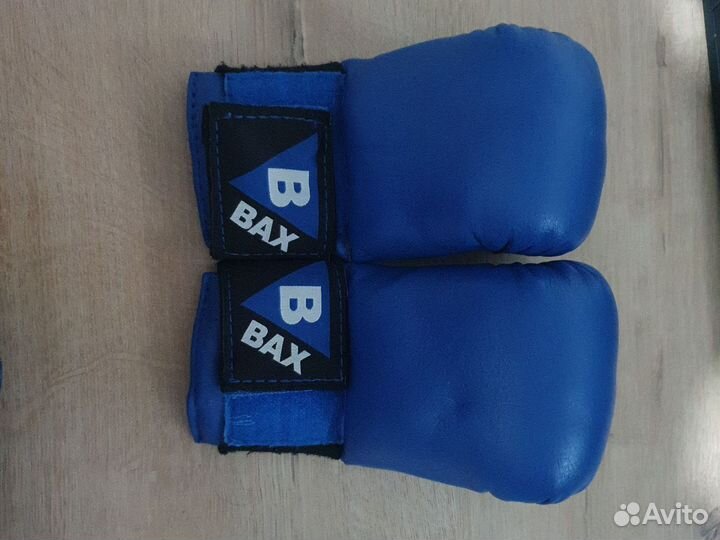 Боксерские перчатки
