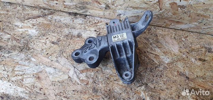 Опора двигателя левая Opel Astra J 2010-2017