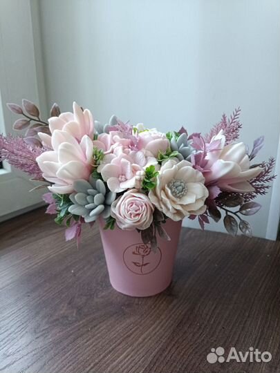 Композиция из мыльных цветов