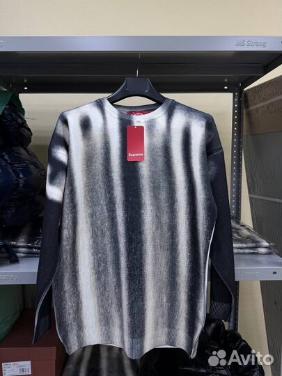 Свитер Supreme Blurred Logo