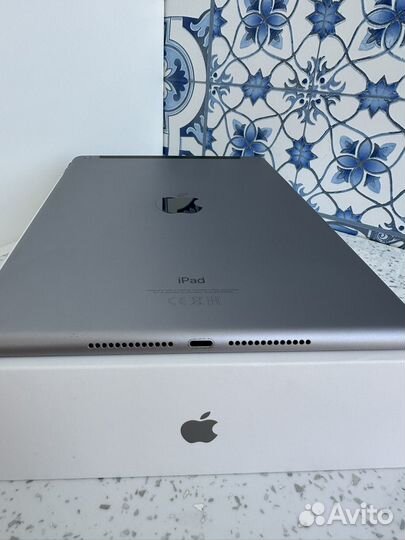 iPad (6th Generation) Wi-Fi + Cellular 32 гб