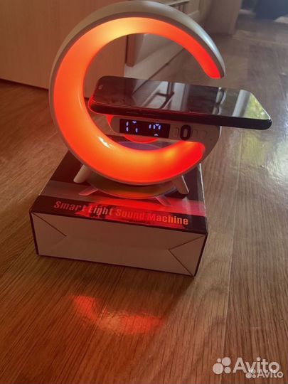 Ночник с беспроводной зарядкой