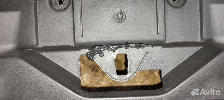 Обшивка/панель двери багажника VW PassatB7 Variant