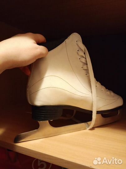 Коньки женские