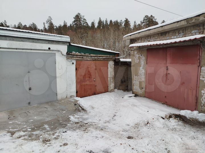 Гараж, > 30 м²