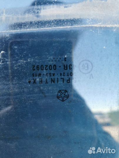 Стекло заднее левое Jeep Grand Cherokee WJ 4 2005