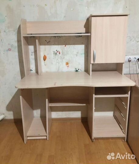 Компьютерный стол