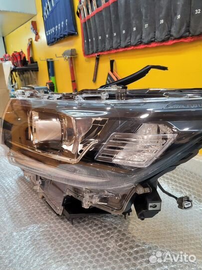 Фара Toyota land cruiser prado передняя левая