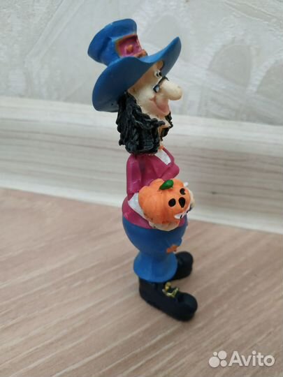 Сувенир, фигурка 