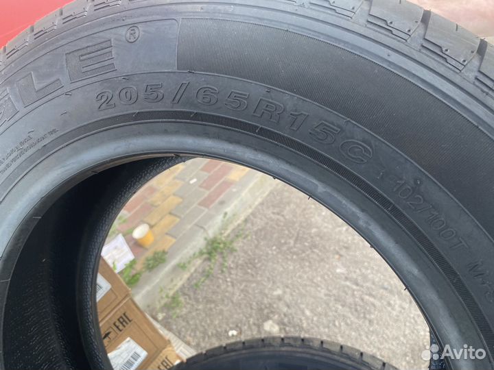 Triangle Connex Van TV701 205/65 R15C 102T